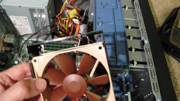 دلایل صدای فن سرور hp